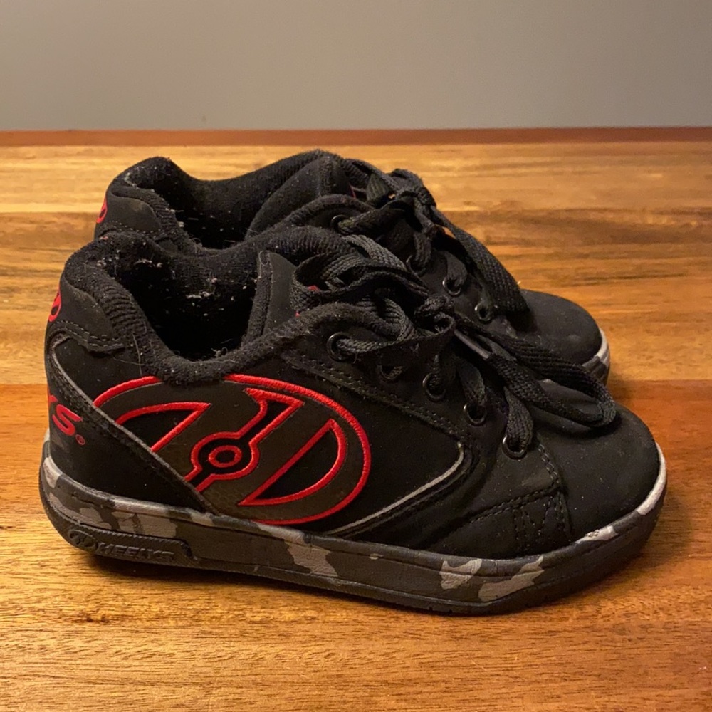 Heelys Black+ Red Sneakers